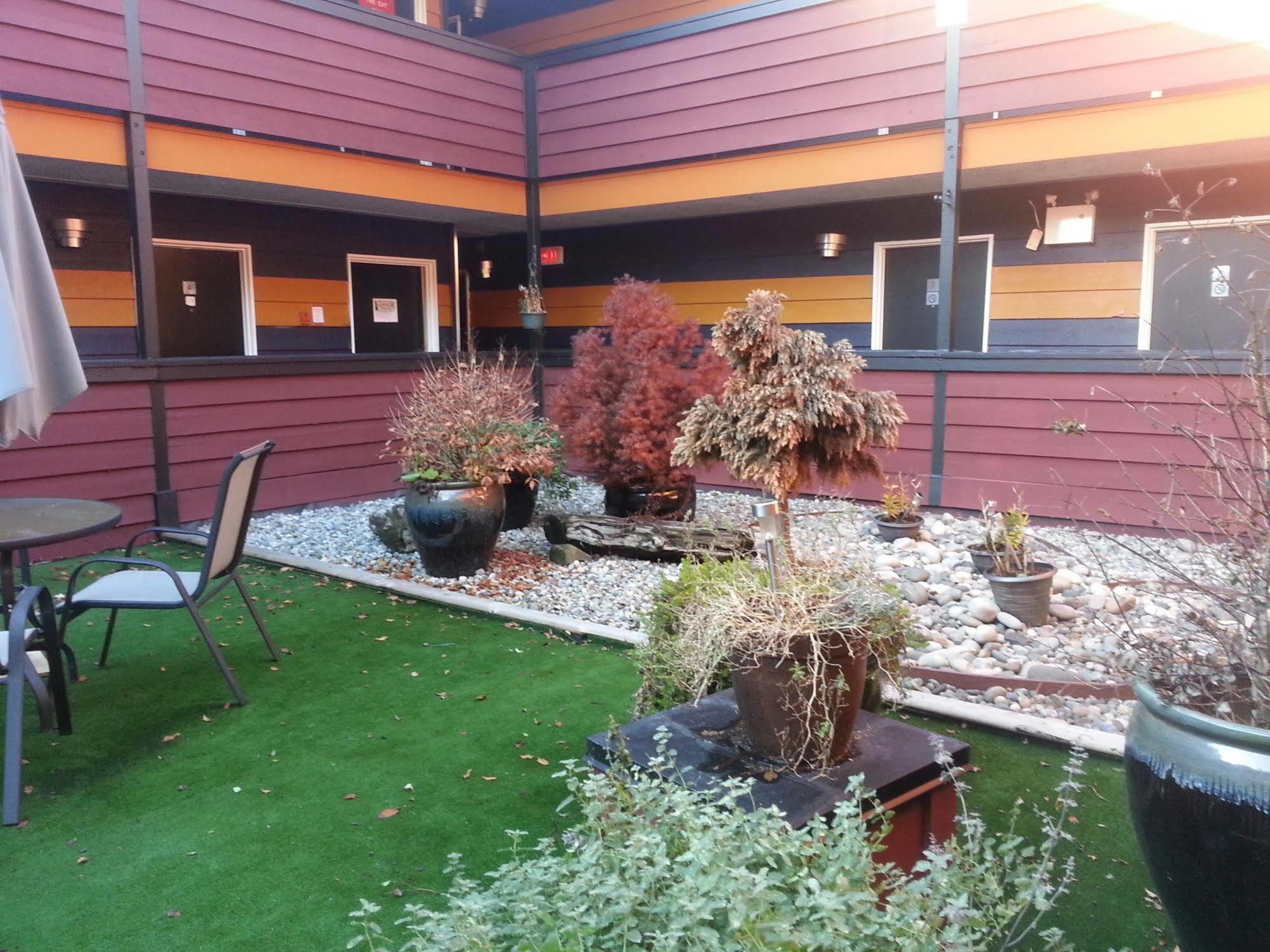 Coast Metro Vancouver Hotel Burnaby Exterior foto